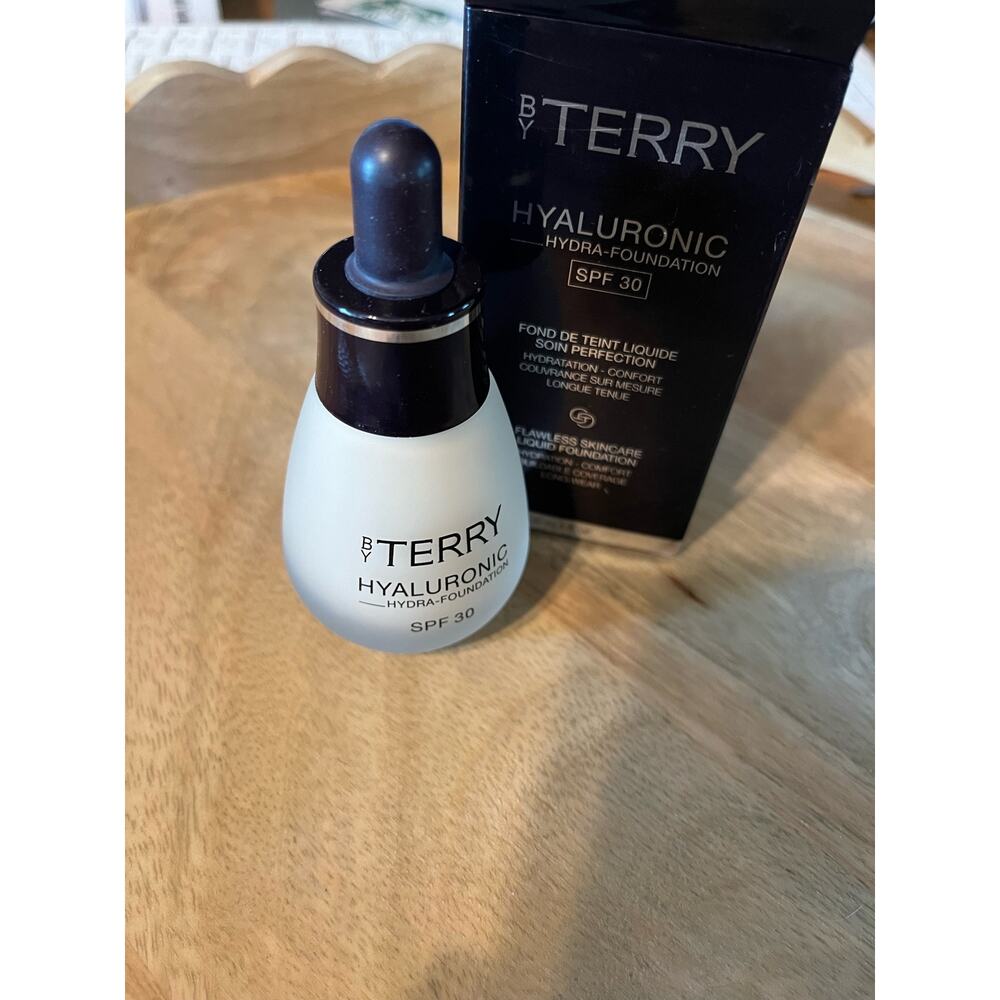 Byterry hyaluronic hydra foundation SPF 30 shade 200w